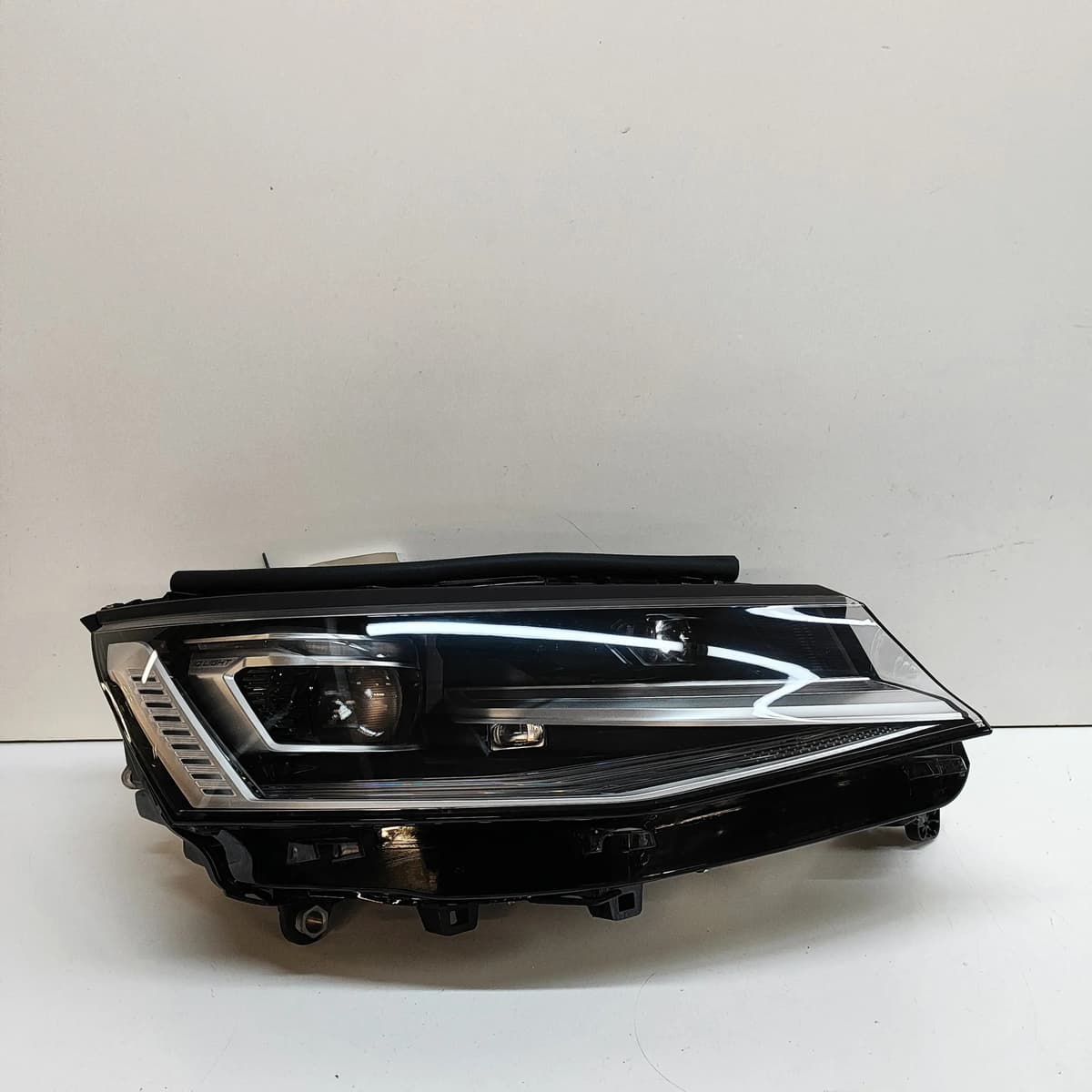 Volkswagen MULTIVAN T7 Front Right Headlight 7T2941082C RHD 2024 32581445