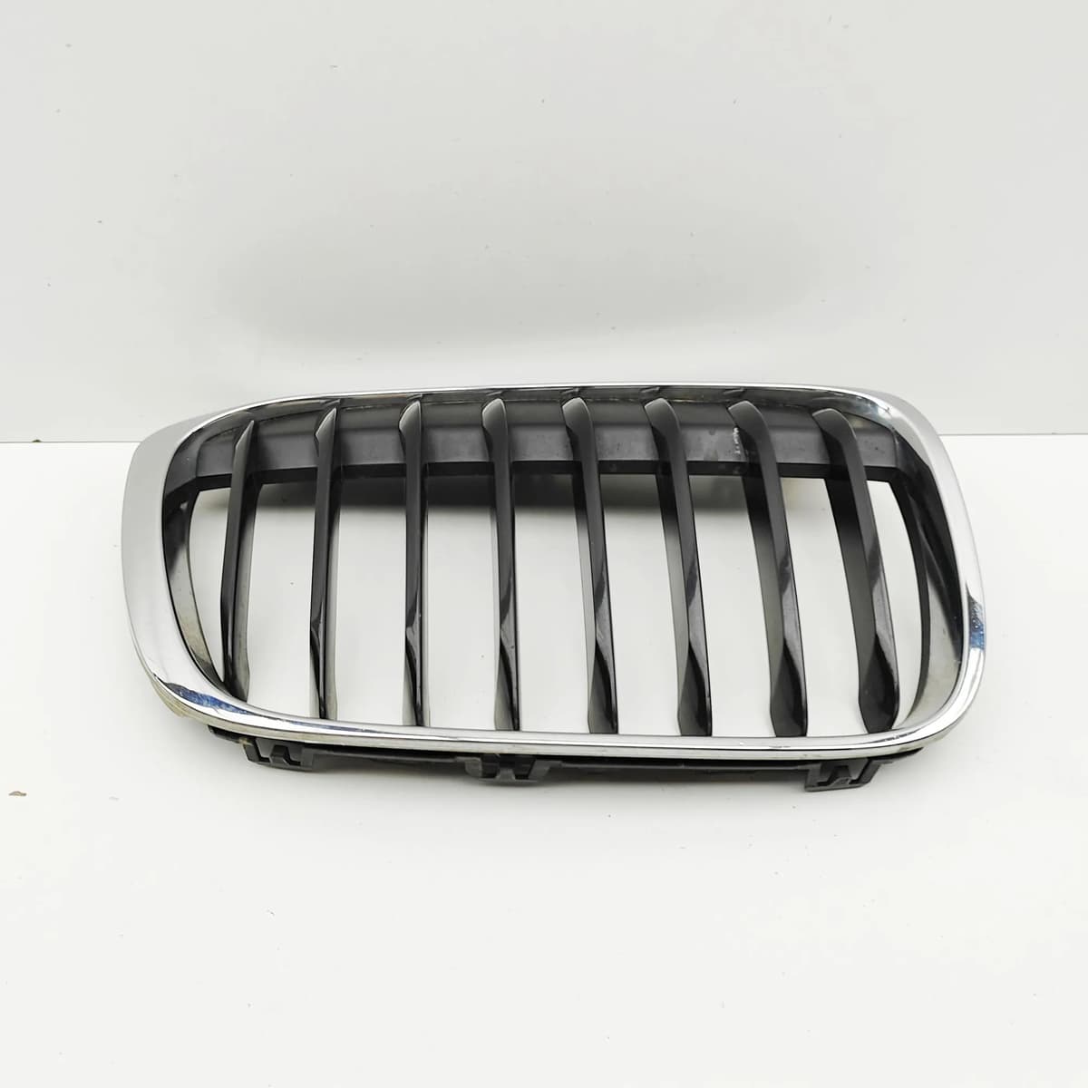 BMW X1 F48 Radiator RH Grille 7383364 2.0 Diesel 110kw 2017 32597013