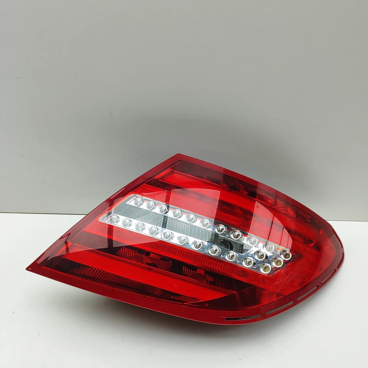 MERCEDES-BENZ C W204 Rear Right Tail Light  A2049060503 3.0 Diesel 32630582