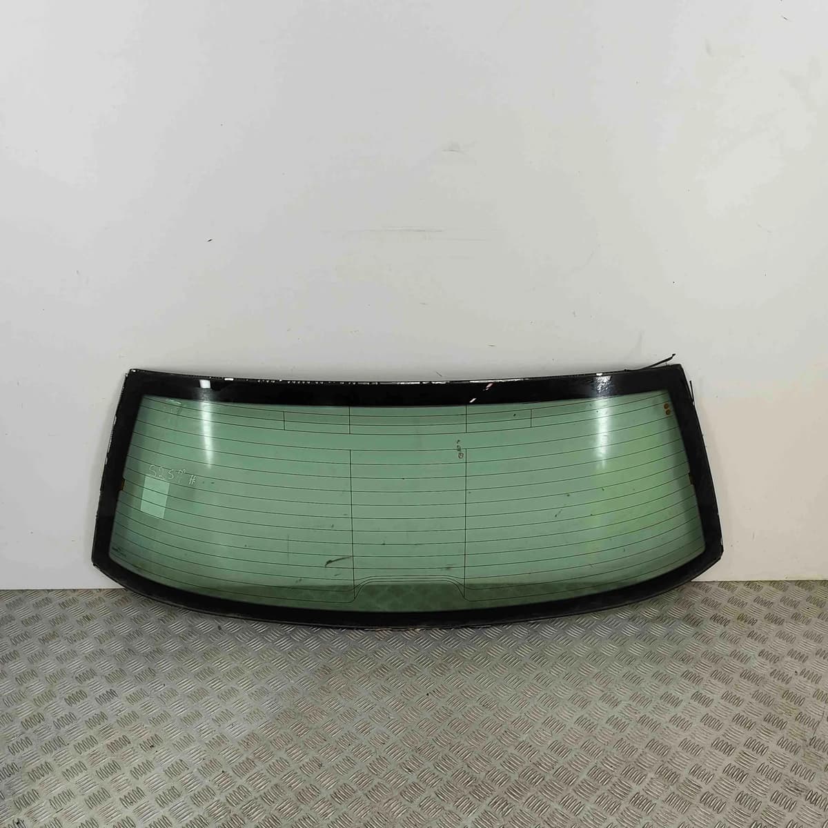 FORD CROWN VICTORIA EN114 Rear Window Glass 6W7Z-5442006-A 4.6 Petrol 32633652