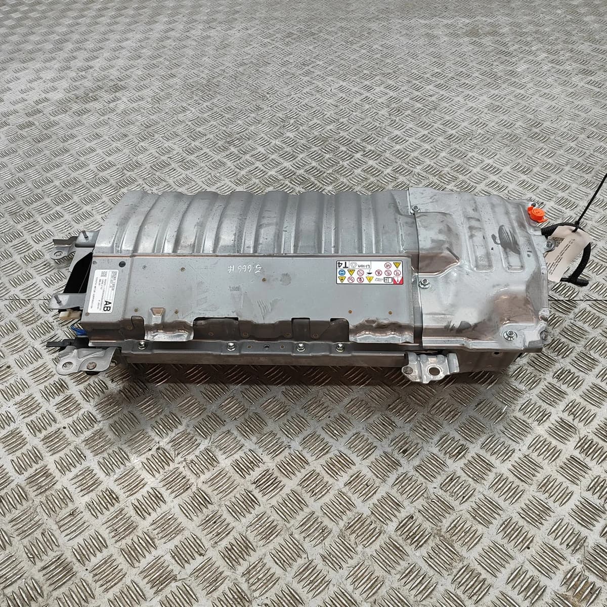 TOYOTA COROLLA Estate E21 Battery G9280-12030 1.8 Petrol / electricity 32697838