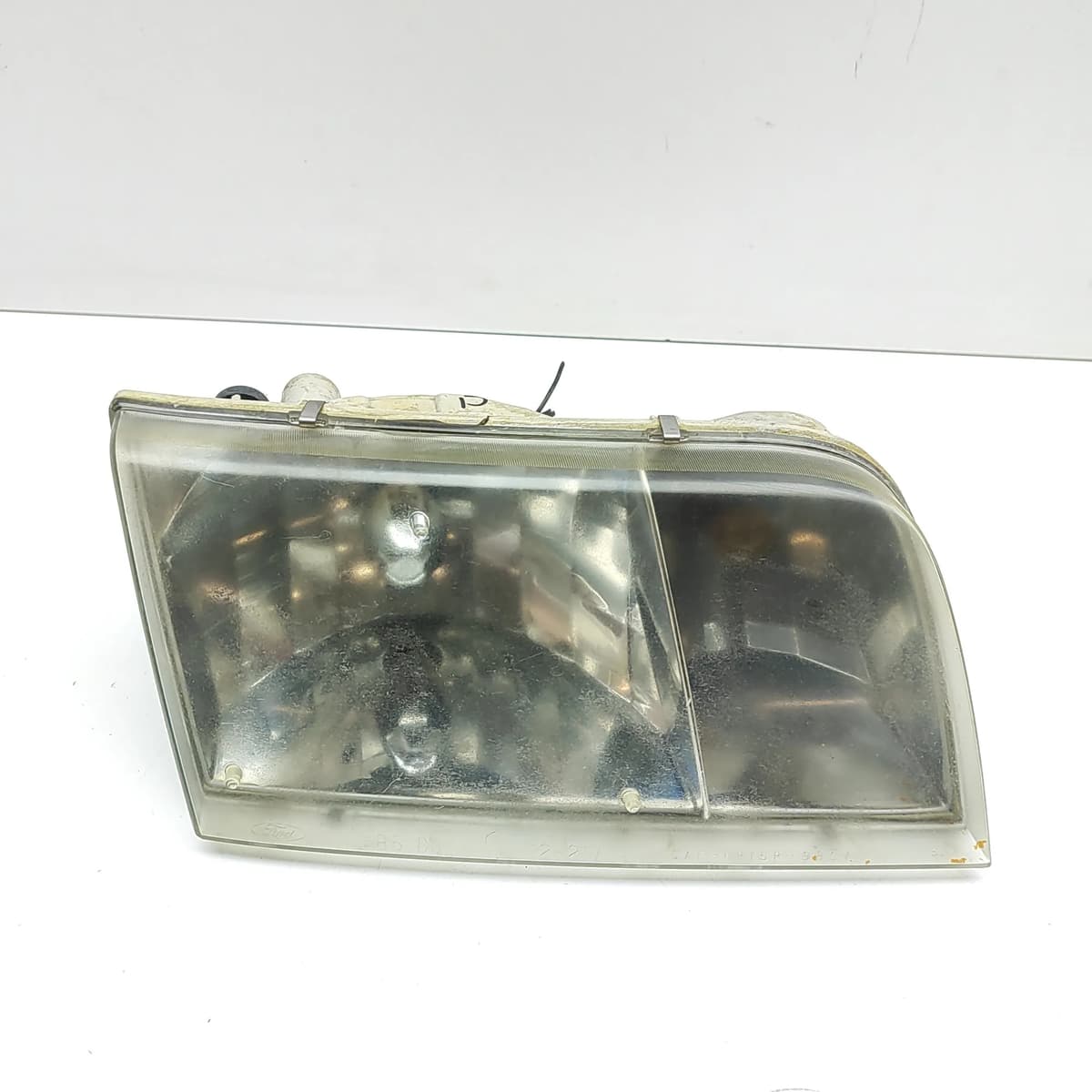 FORD CROWN VICTORIA EN114 Front Right Headlight 6W7Z-13008-AA 32698645 LHD