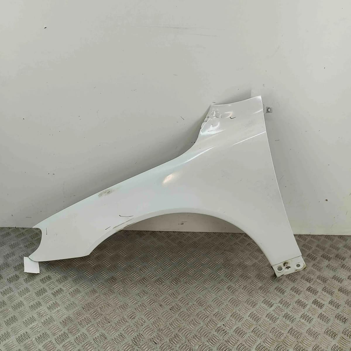 VOLVO V70 MK3 Front Left Fender 31294000 2014 32701229