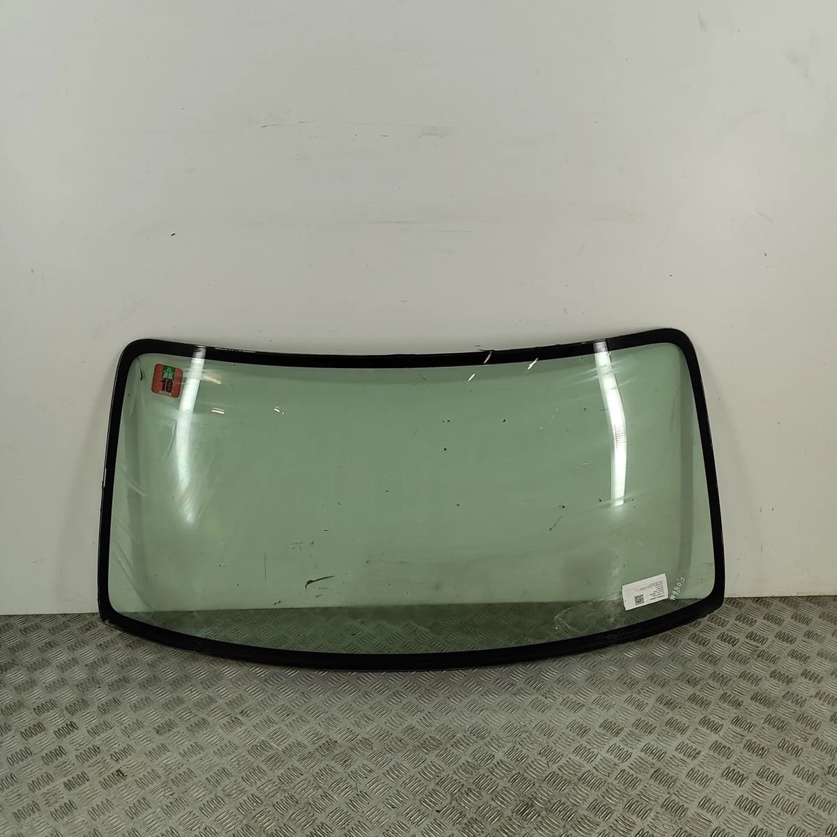 TOYOTA 4 RUNNER MK3 N180 Front Windshield 56111-35100 1995 32739602