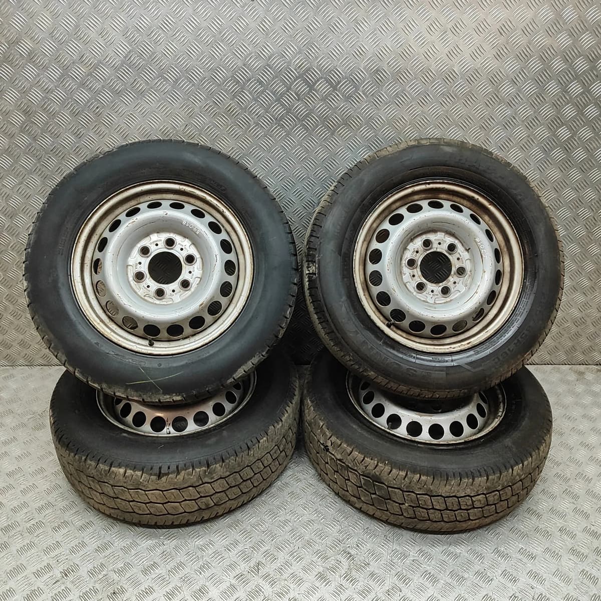 MERCEDES-BENZ SPRINTER 3,5-t Van 907, 910 Alloy Wheel Set A9104011300 32741902