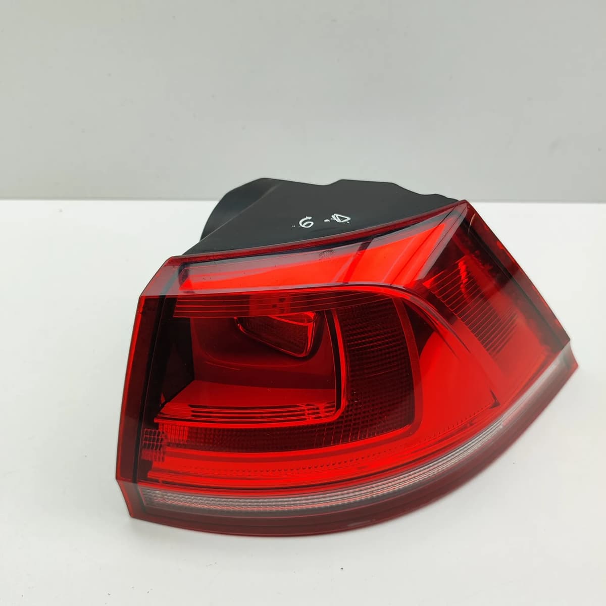 VW GOLF MK7 Variant BA5, BV5 Rear Right Tail Light  5G9945096C 32764037