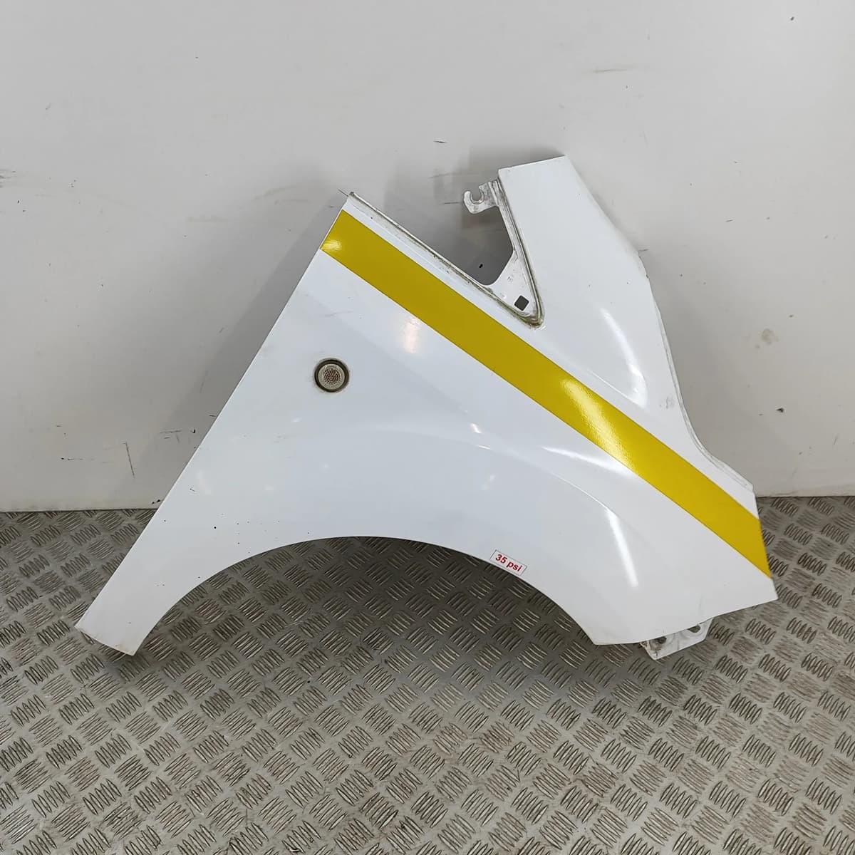FORD TRANSIT COURIER Front Right Fender PET76-A16015-AE 1.5 Diesel 70kw 32790160