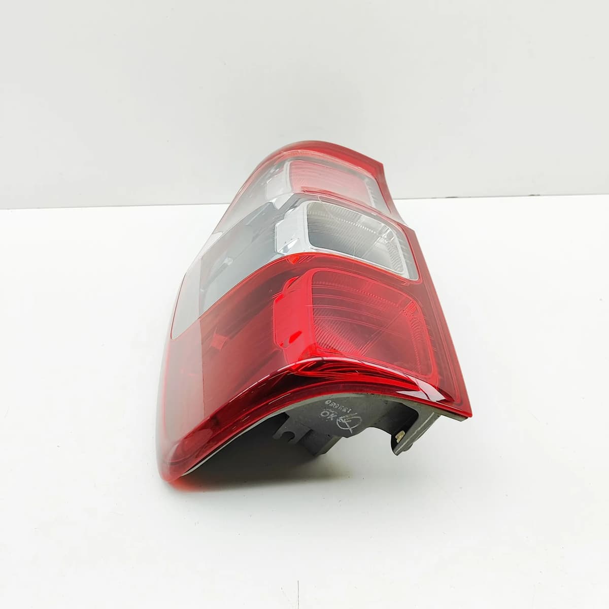 FORD RANGER TKE Rear Right Tail Light  JB3B-13404-DA 2.0 Diesel 157kw 32801751