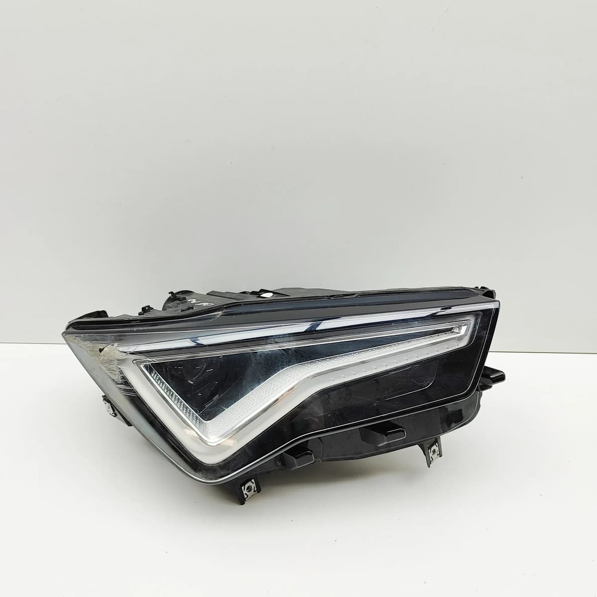 CUPRA ATECA KH7, KH7, KBP Front Right Headlight RHD 577941032B 2023 32816117