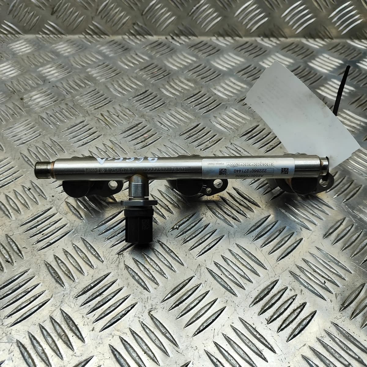 MERCEDES-BENZ GLE W167 Fuel Rail A2560705900 3.0 Petrol 269kW 2023 32827072
