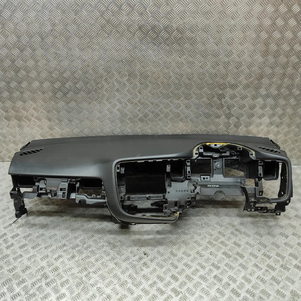 MITSUBISHI OUTLANDER MK3 Dashboard 8000A514XB 2.2 Diesel 32882257 RHD