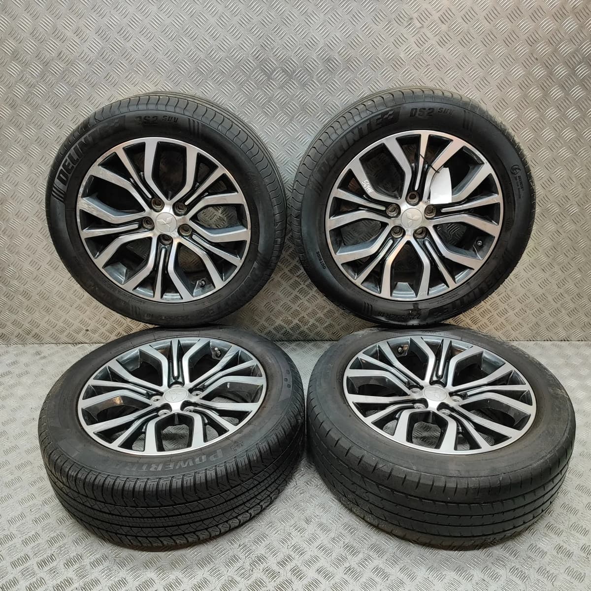 MITSUBISHI OUTLANDER MK3 GGW, GFW, ZJ Alloy Wheel Set 4250D536 32928403