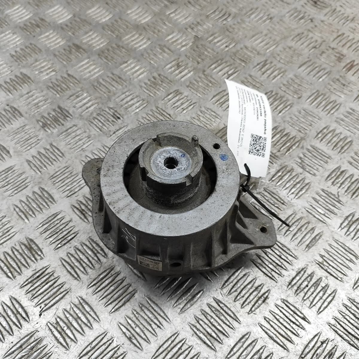 MERCEDES-BENZ E W213 Left Side Engine Mount A2132403200 32953166