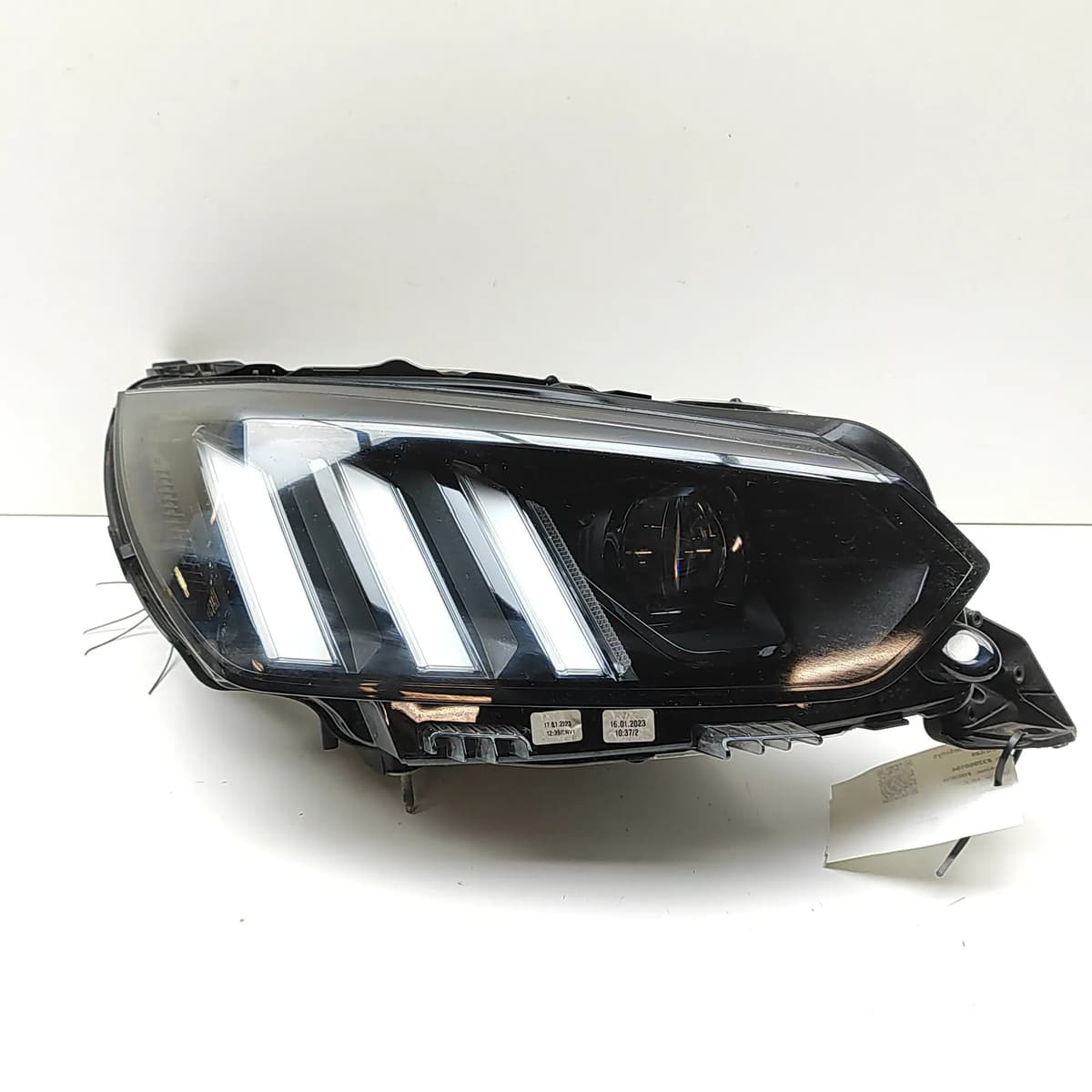 PEUGEOT 2008 MK2 P24 Front Right Headlight 9850177580 RHD 2023 32960104