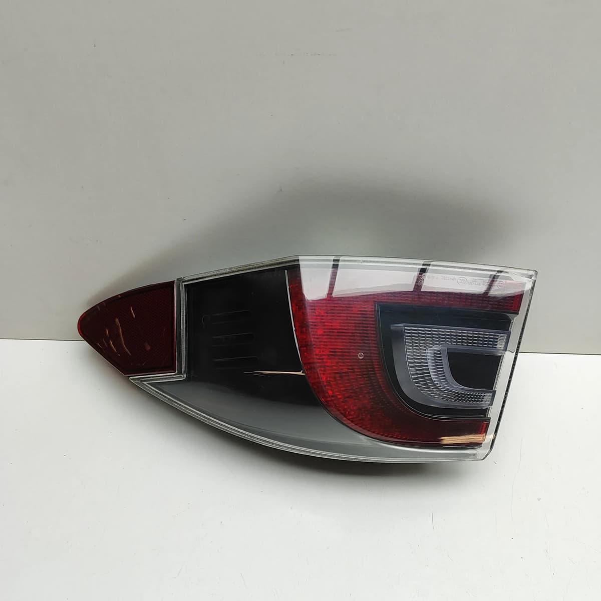 TESLA MODEL S Rear Right Tail Light 6005921-00-F 568kw 2019 32997632 RHD