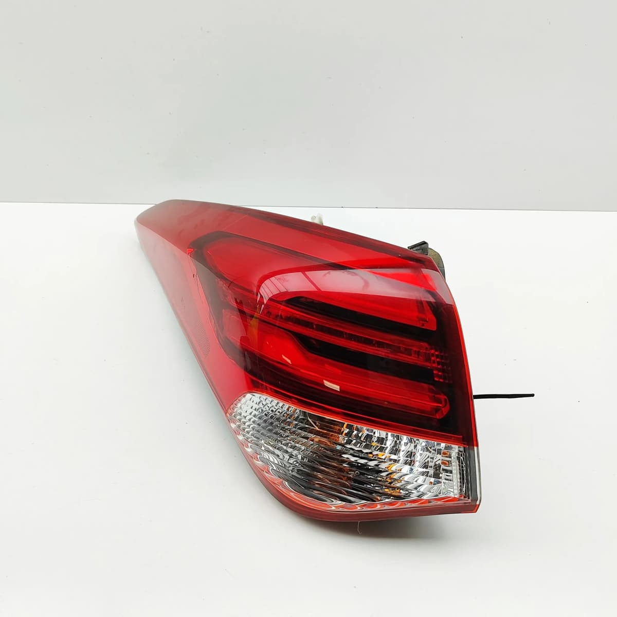 HYUNDAI i40 VF Rear Left Tail Light 92401-3Z600 1.6 Diesel 100kw 2018 33012520