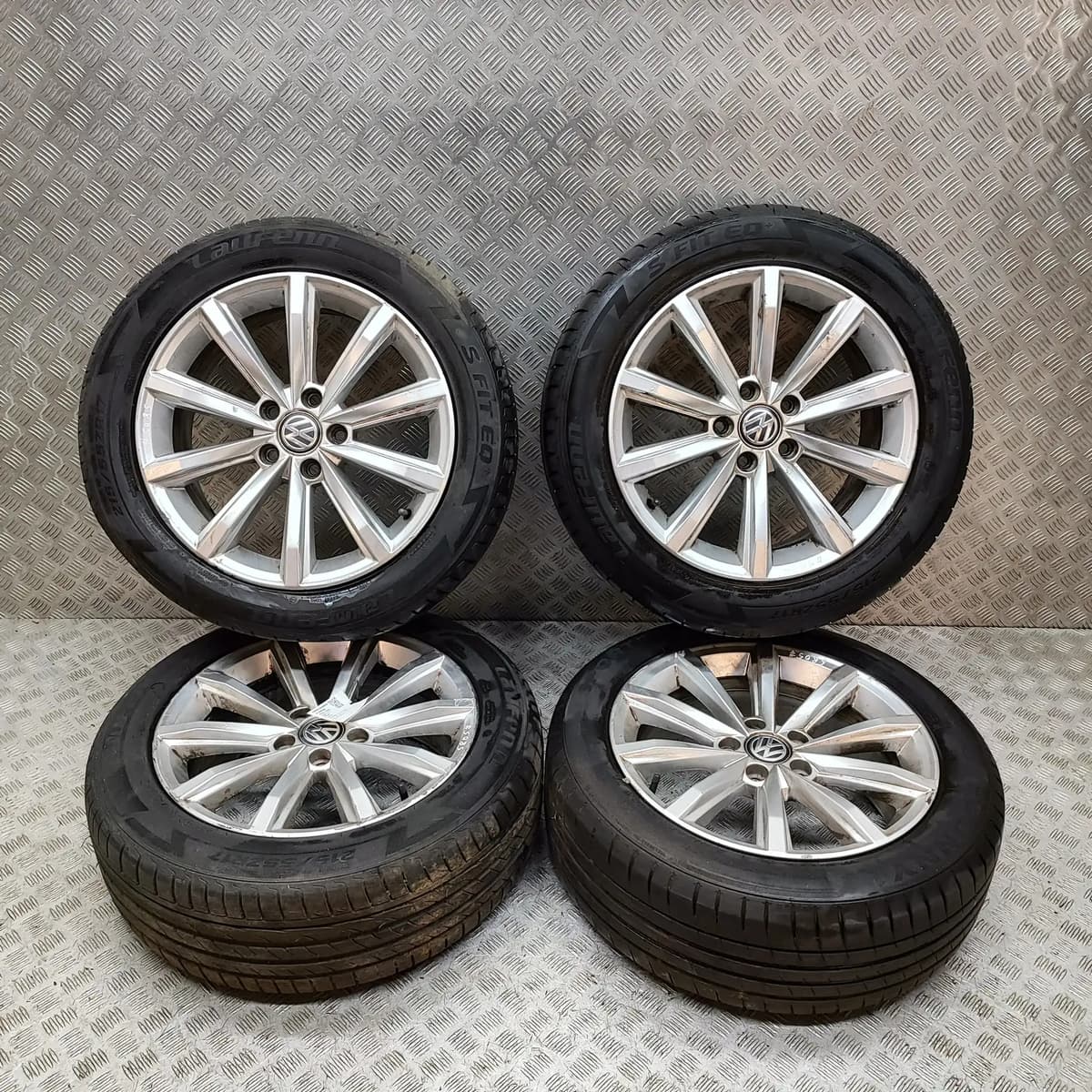 VW PASSAT B8 3G2 Alloy Wheel Set 3G0601025D 2.0 Diesel 110kw 2017 33021020