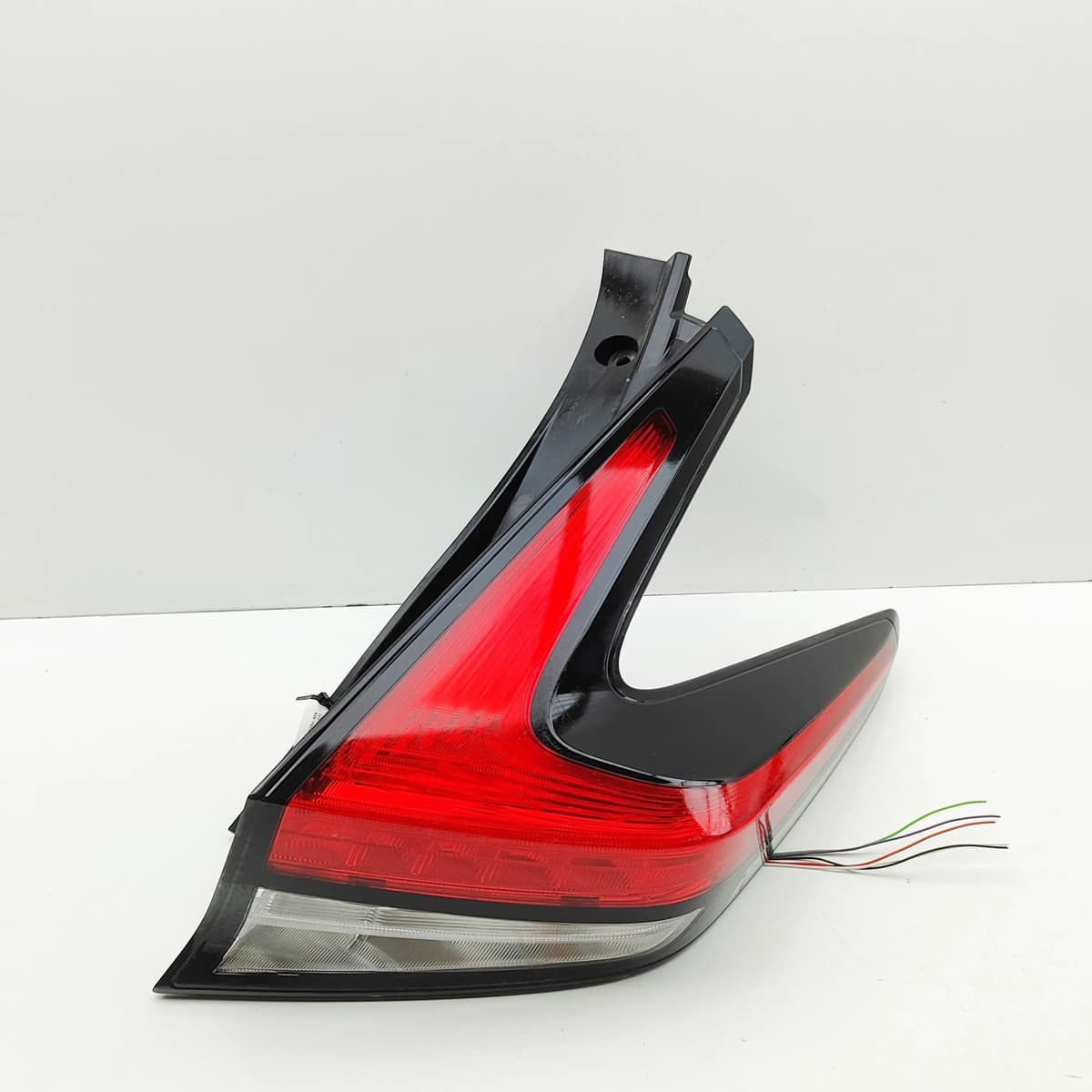 NISSAN LEAF ZE1 Rear Right Tail Light  26550-5SH1A Electricity 160kw 33022174