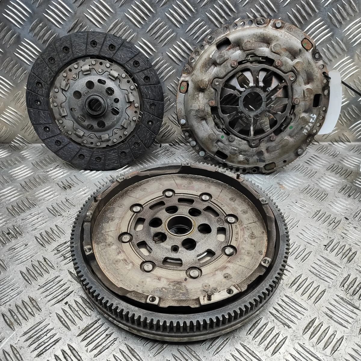 VOLKSWAGEN PASSAT Variant B8 3G Clutch Kit 03G141025C 2.0 Diesel 110kW 2017