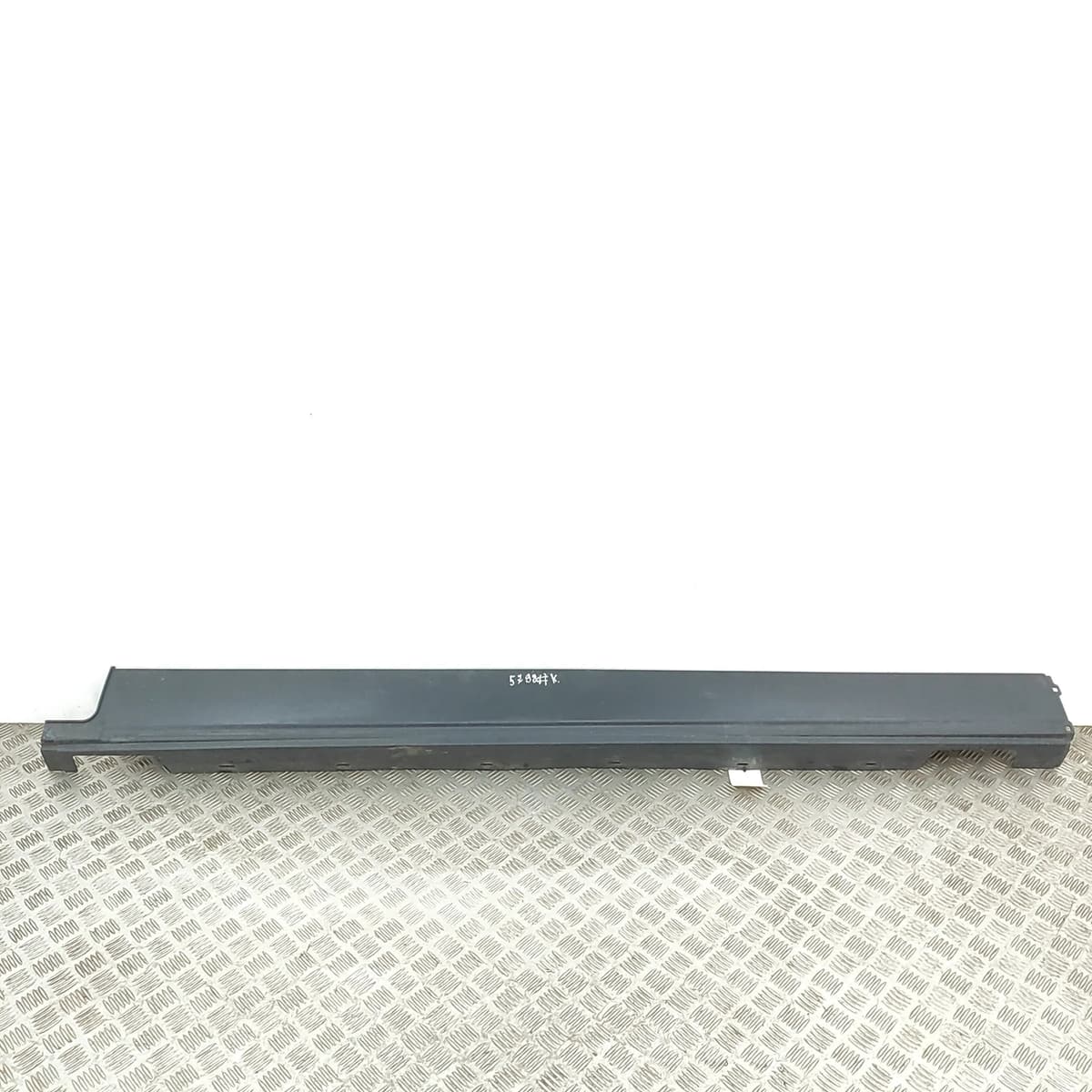 LR Discovery L462 Left Side Plastic Sideskirt Cover CPLA-101D57-AD33049578