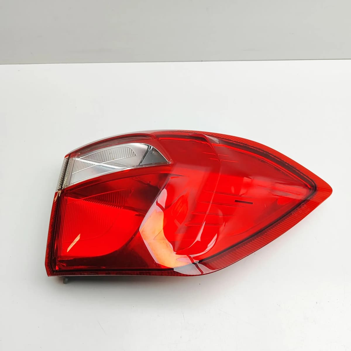 Ford ECOSPORT B515 Rear Right Tail Light CN15-13404-BA 1.0 103kw 33054745 RHD