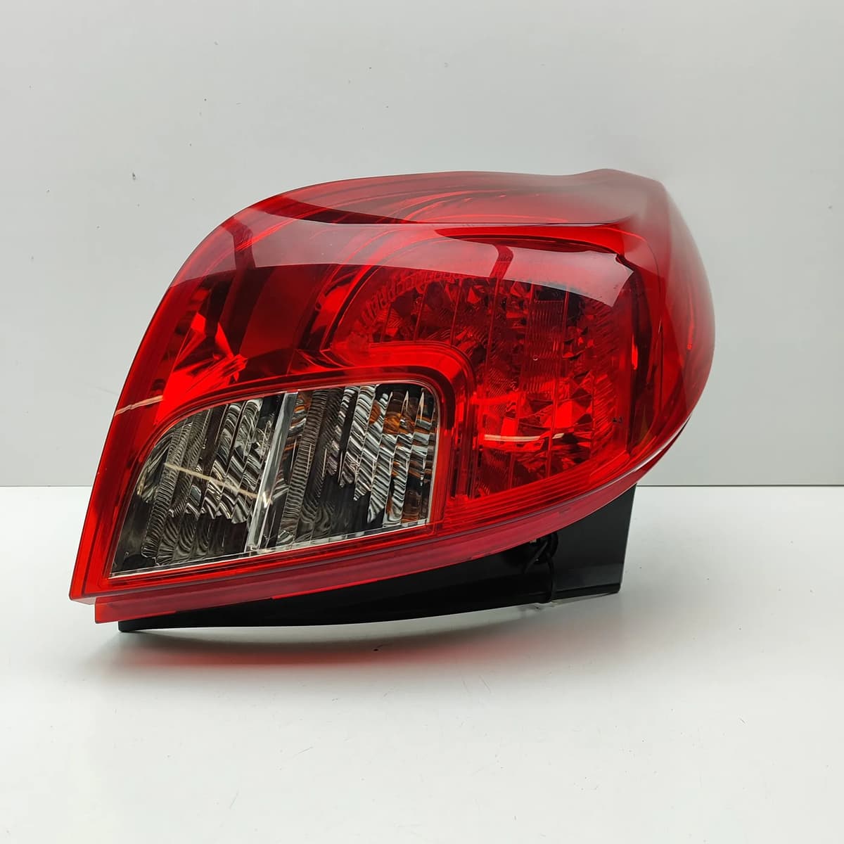 OPEL MOKKA / MOKKA X Rear Left Tail Light 42528021 1.6 Petrol 85kw 2016 33063294