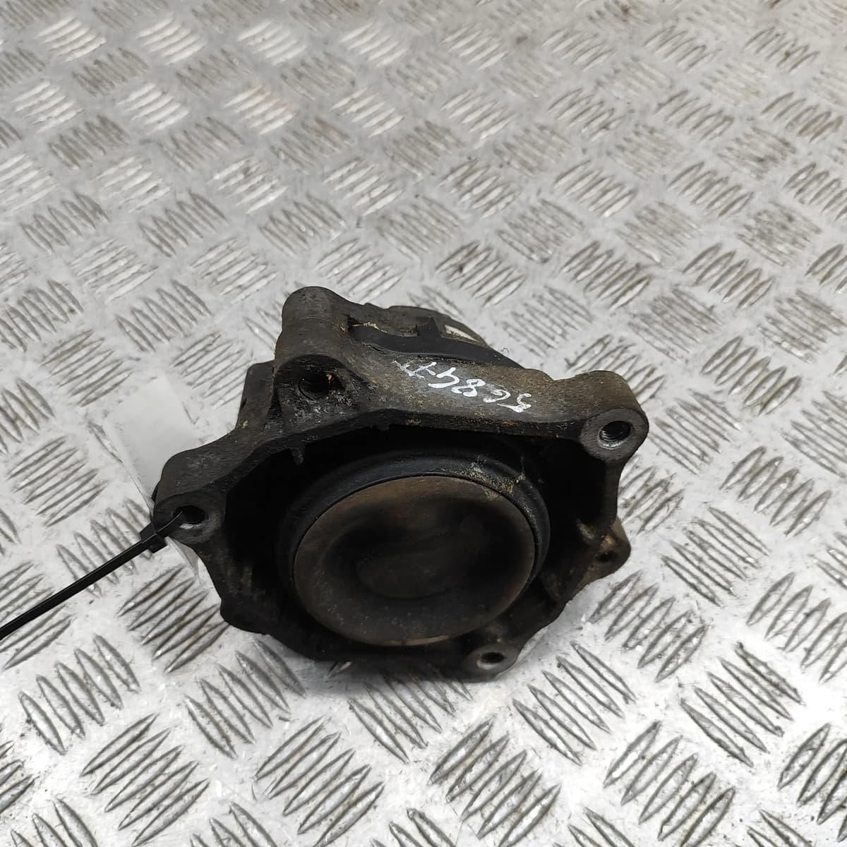 BMW 4 Coupe F32 Left Side Engine Mount 6859411 2.0 Diesel 140kW 2015 33065561