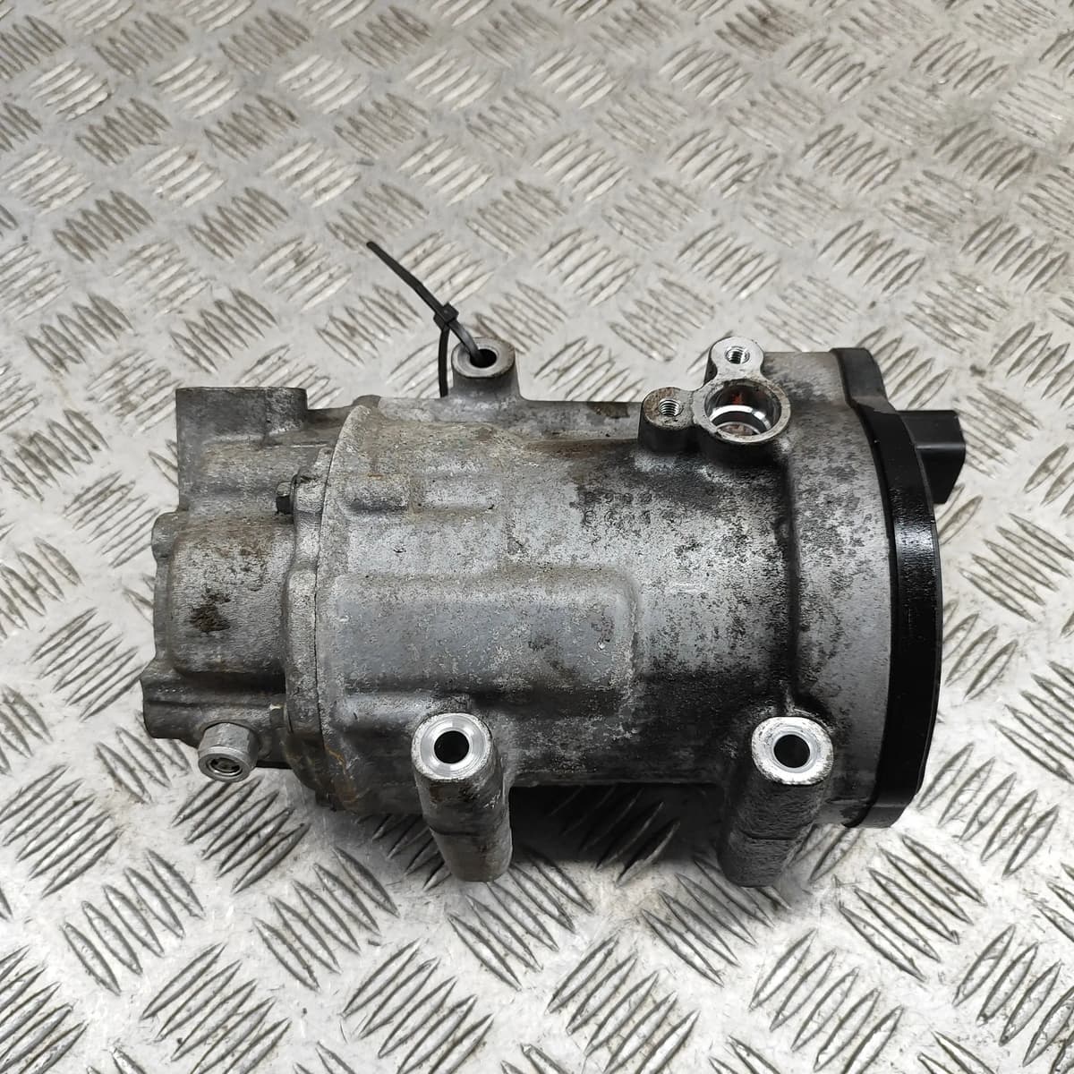 TOYOTA RAV 4 MK5 XA50 Air Condition A/C Pump 88370-33040 33091367