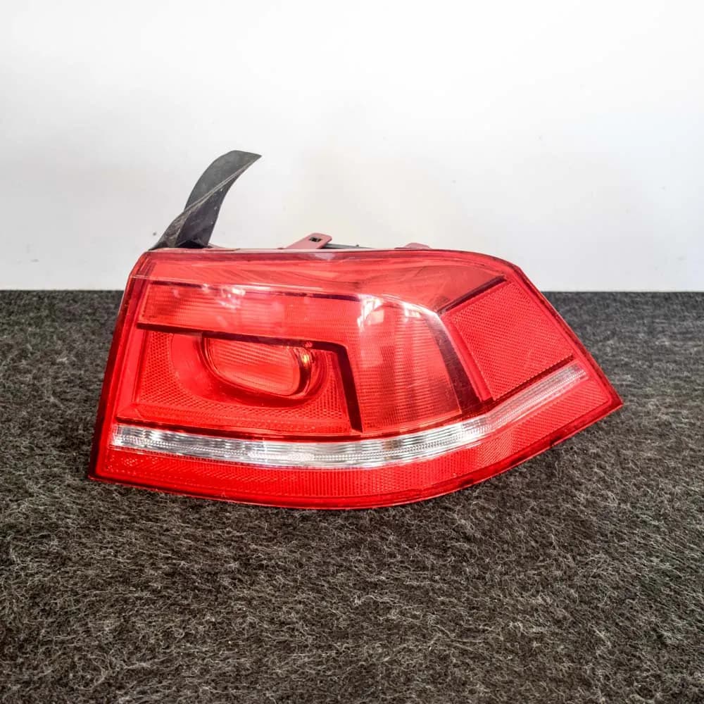 VW PASSAT B7 Rear Right Tail Light 3AE945096F 1.6 Diesel 77kw 2013 3338940