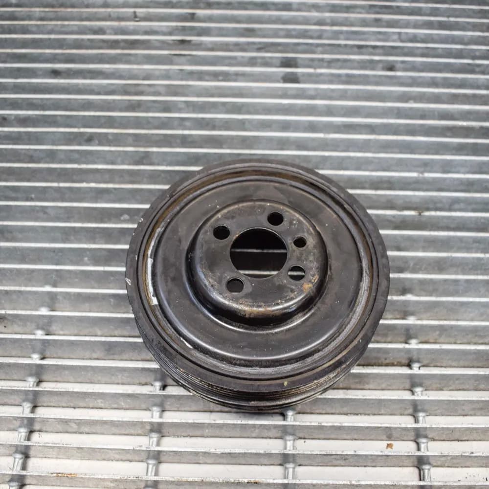 VOLKSWAGEN PASSAT Crankshaft Pulley B7 2.0 TDI 103kw 038105243M 2013