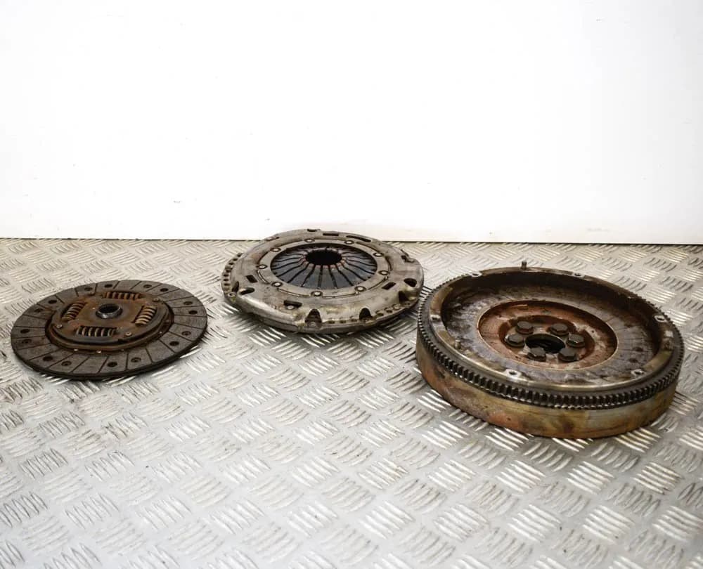 VOLKSWAGEN GOLF MK5 Clutch Kit 03C105273B 03C141031E 2008 1.4 TSI 103 KW