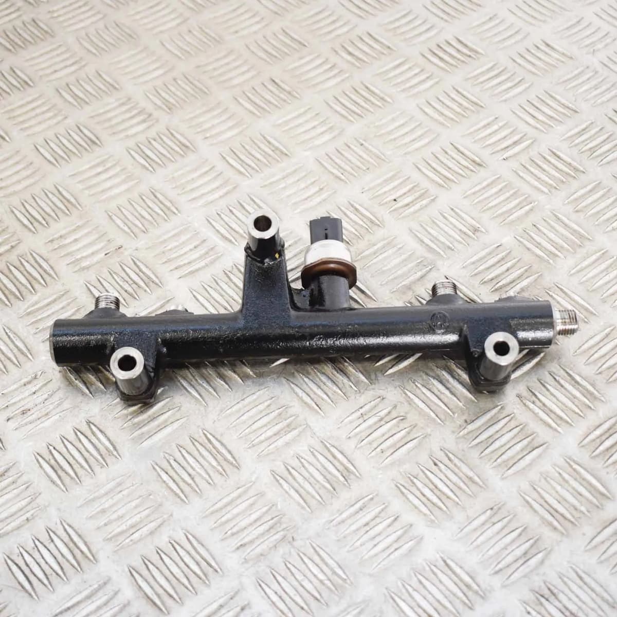 PEUGEOT 3008 MK1 Fuel Rail W/Sensor 9681909680 9663305480 2.0HDi 110kw 2013