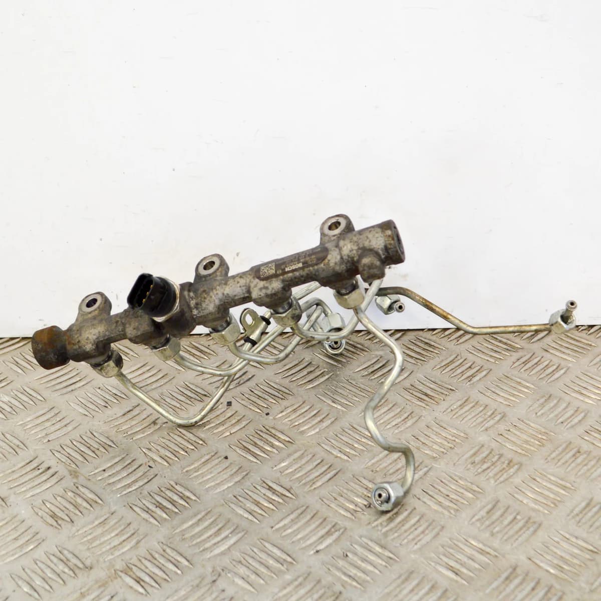 RENAULT MASTER MK3 Fuel Rail W/ Sensor 8201028992B 2.3 Diesel 92kw 2011