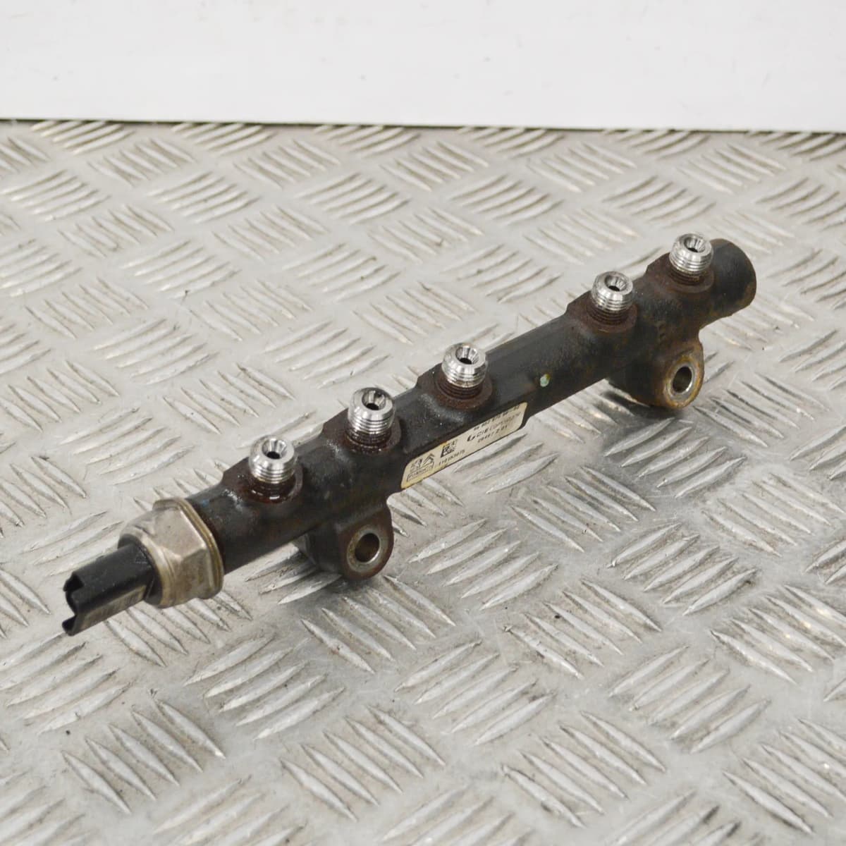 FORD FIESTA MK6 1.6 TDCi Fuel Rail W/ Sensor 9685297580 110153075 70kw 2011