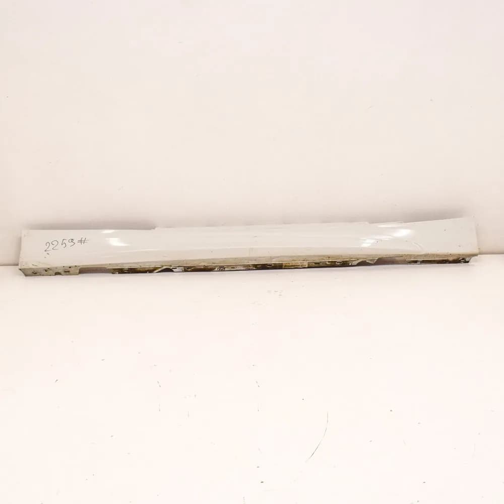 BMW 1 Cabrio E88 2012 Right Side Plastic Sideskirt Cover 8044664