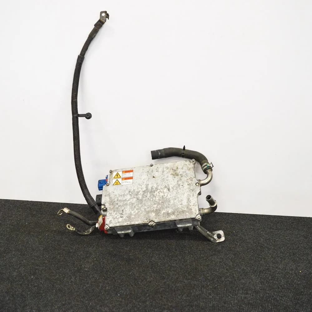 Tesla Model S DC DC Converter 	1028665-00-B 70D  2015