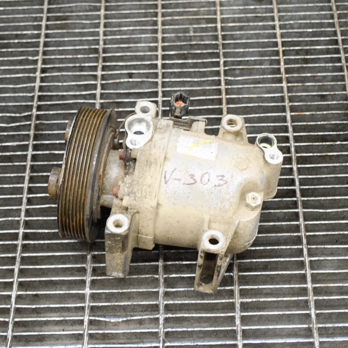 NISSAN NP300 NAVARA D40 A/C Air Condition Pump 92600EB40E 2008 2.5 D 128 KW