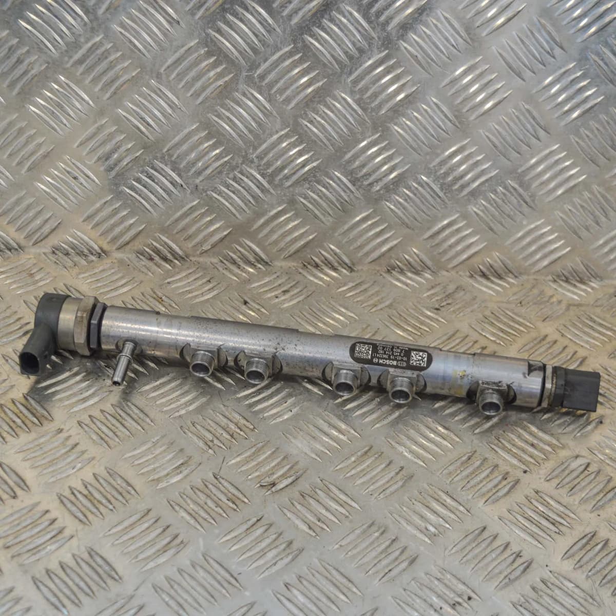 BMW 3 E91 Fuel Rail With Sensor 7809127 0445214182 0281002738 2011 2.0 D 105 KW