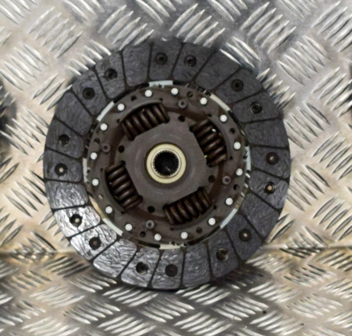 DACIA SANDERO MK2 1.5d 66 Kw Clutch Kit 301010717R 302057404R 2014