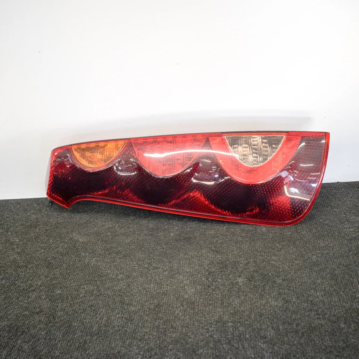 NISSAN NOTE E11 Rear Left Taillight 220-16752 2012