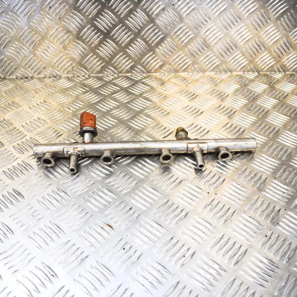 Audi Q5 8R Fuel Rail 	06H133317C 1336410299  2014 2.0 TFSI 162KW