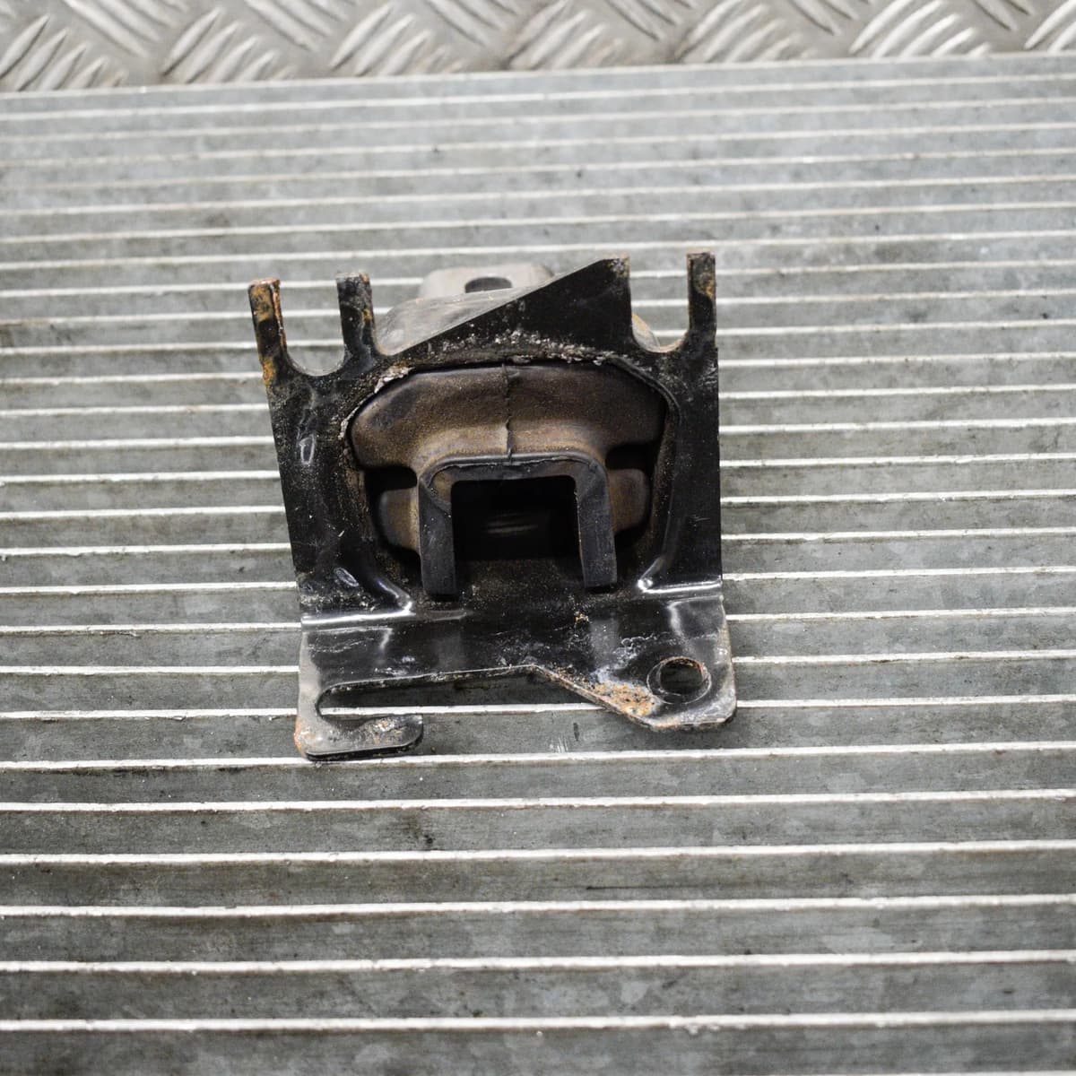 DACIA SANDERO MK2 Left Engine Mount 112209464R 1.2 Petrol 55kw 2013