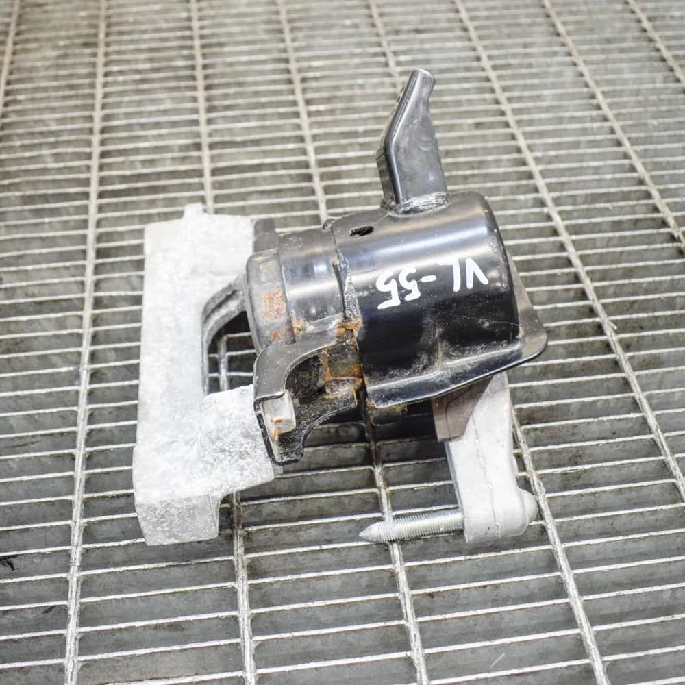 TOYOTA C-HR AX10 1.8 Hybrid Right Side Engine Mount G7201605 72kw 2018