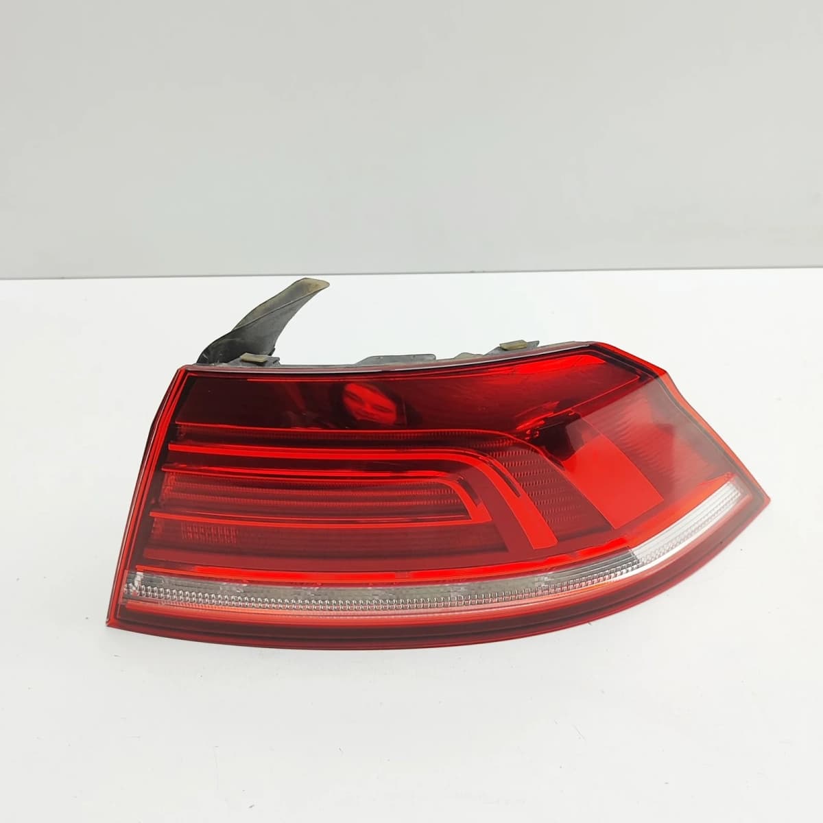 VW PASSAT B8 3G2 Rear Right Tail Light  3G5945096F 2.0 Diesel 110kw 33075921