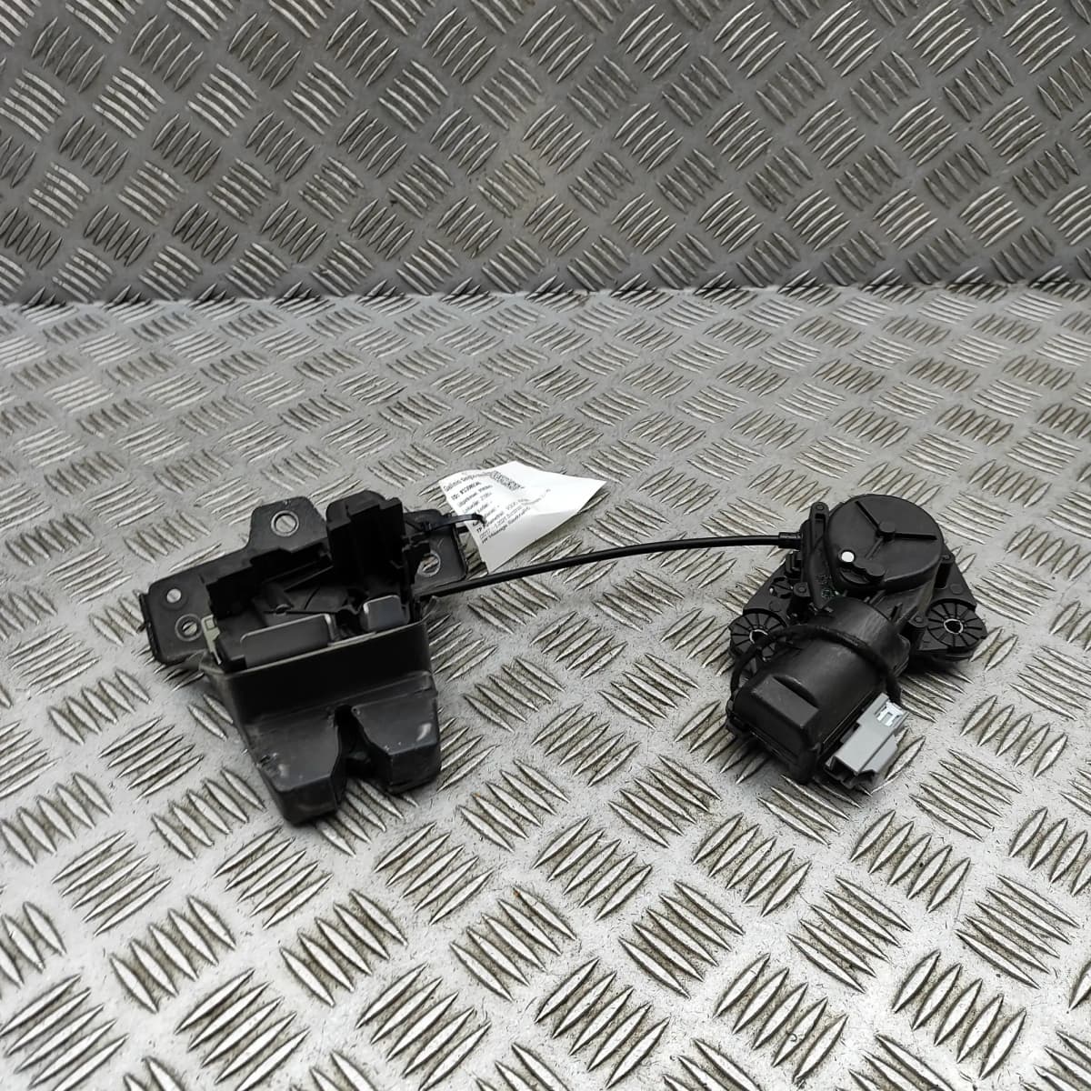 VOLVO XC40 536 Tailgate Boot Lock 31349975 2.0 Petrol / electricity 33089346
