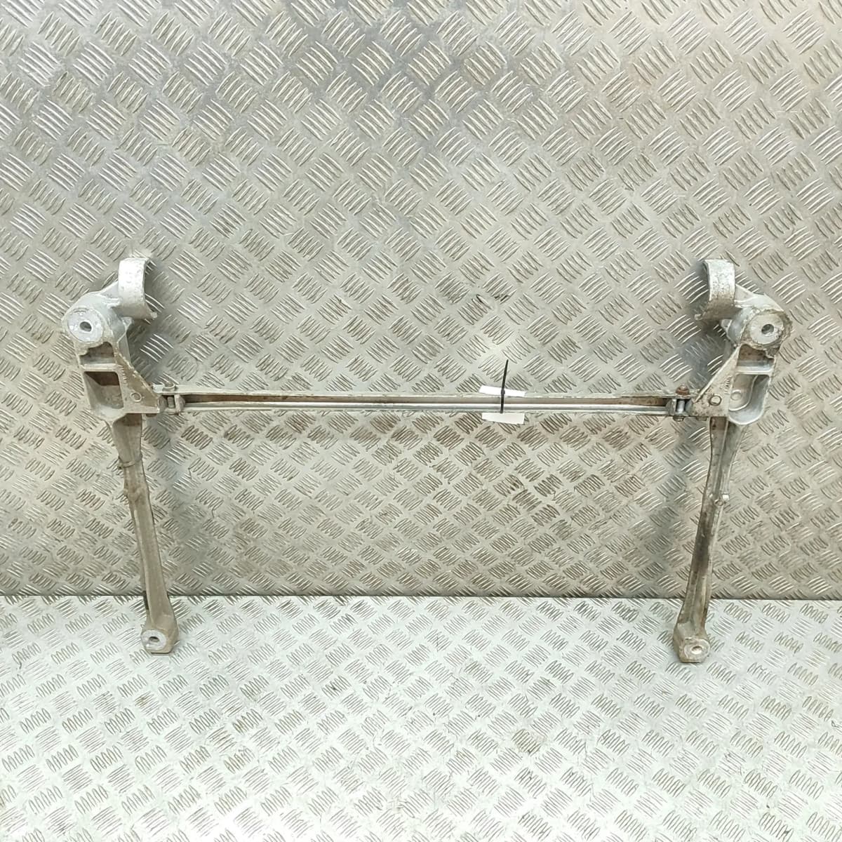 JAGUAR XJ X350 Front Subframe Reinforcement 2W93-5A140-AE 2.7D 2007 33149517
