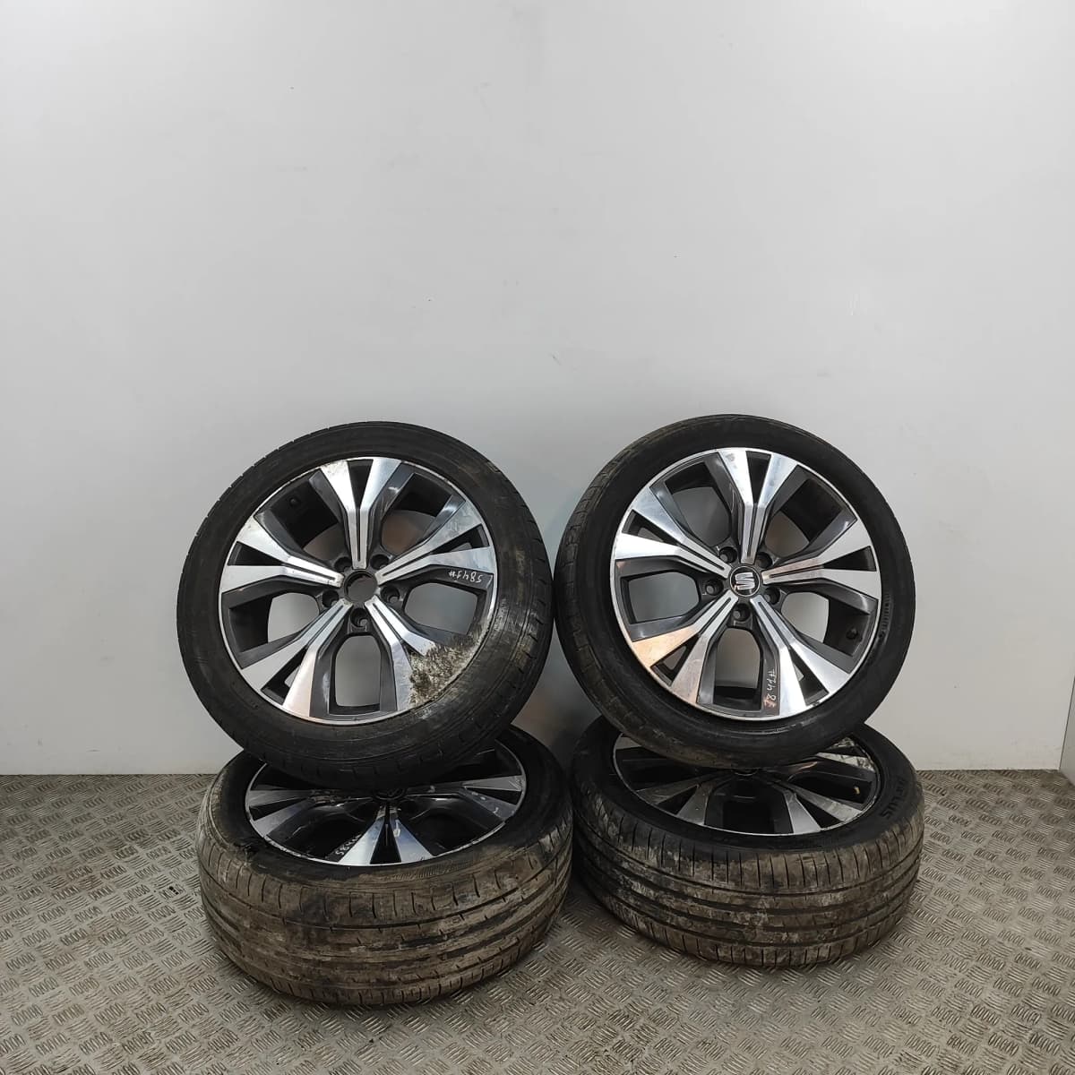 SEAT ATECA KH7 Alloy Wheel Set 575601025AB 1.5 Petrol 110kw 2019 33387392