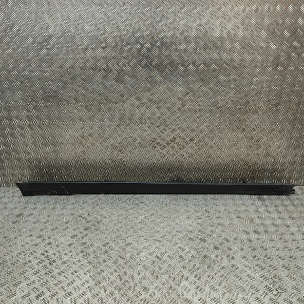 MERCEDES-BENZ EQAH243 Right Side Plastic Sideskirt Cover A2476981000 2024