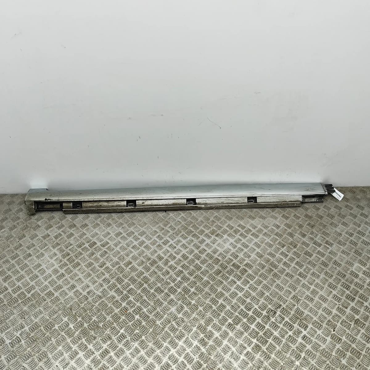 VOLKSWAGEN PASSAT B7 Left Side Plastic Sideskirt Cover 3AA853091C 2014 33476883