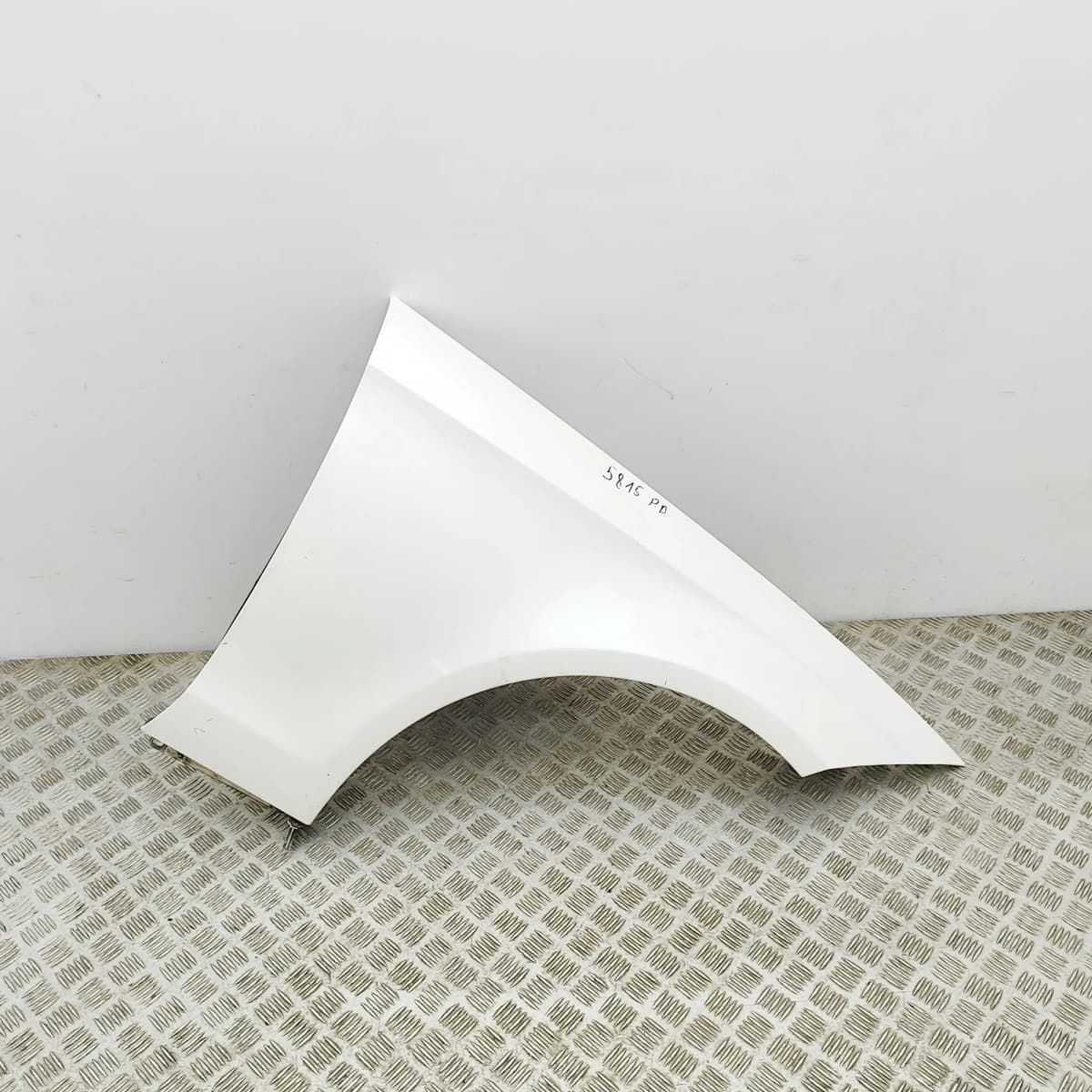 MERCEDES-BENZ CLS C218 Front Right Fender A2188800218 2.1 Diesel 150kw 33508108